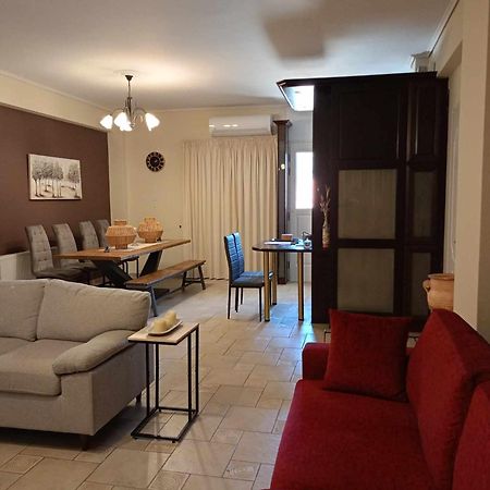 Comfortable Apartment In Kiato Buitenkant foto