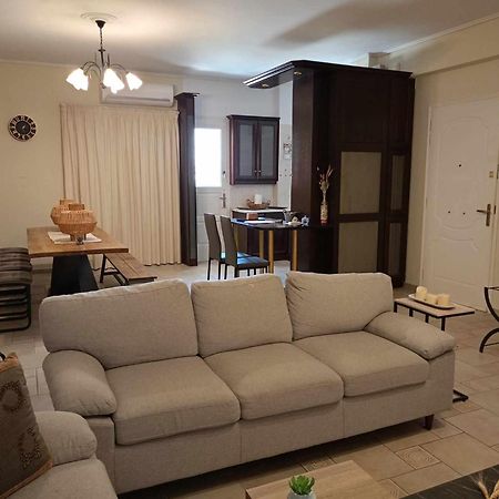 Comfortable Apartment In Kiato Buitenkant foto